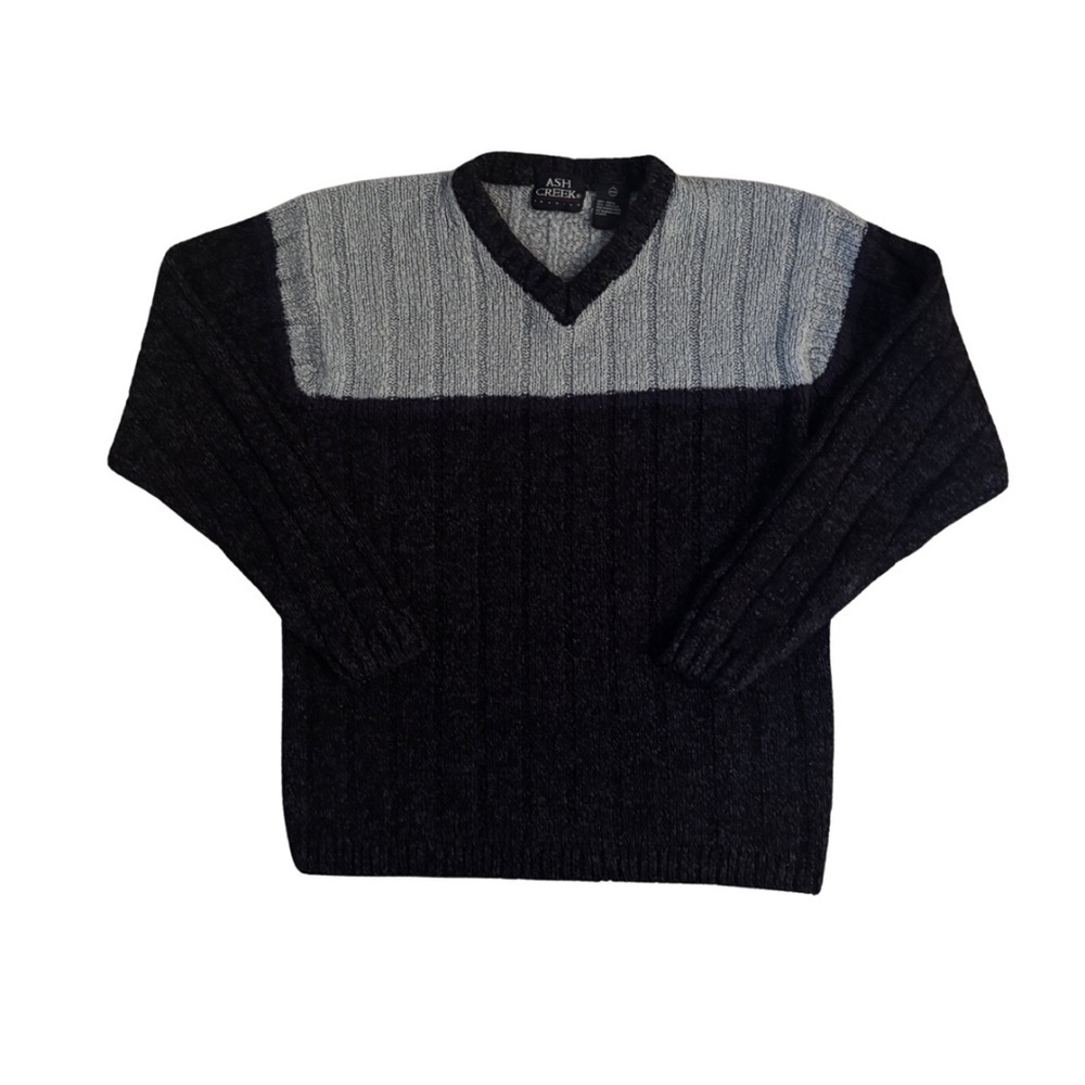 Ash Creek Men's Two-Tone Gray and Black V-Neck Sweater